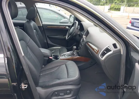 2010 Audi Q5 3.2 Premium z USA, uszkodzony, nr VIN WA1LKBFP8AA105530